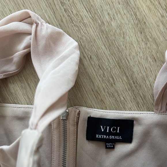 NWOT Vici Collection Elegant Pink Off-Shoulder Corset Top - Picture 4 of 9